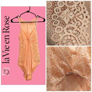 NWOT 90's/ Y2K La Vie en Rose Lace Teddy Backless Cut Out Adjustable Straps Pink